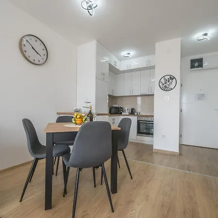 Apartmán Tri Kralja 2 *